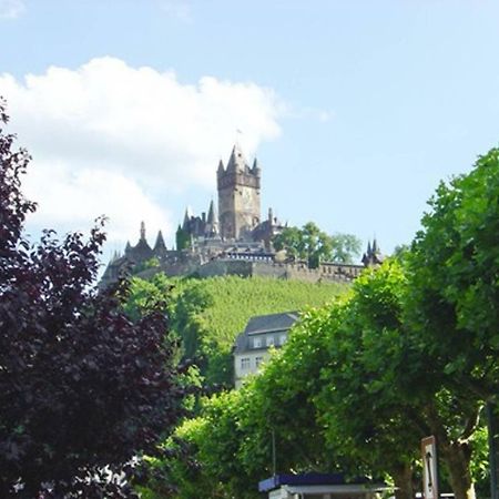 Living Above The Roofs Of Cochem Apartment Luaran gambar